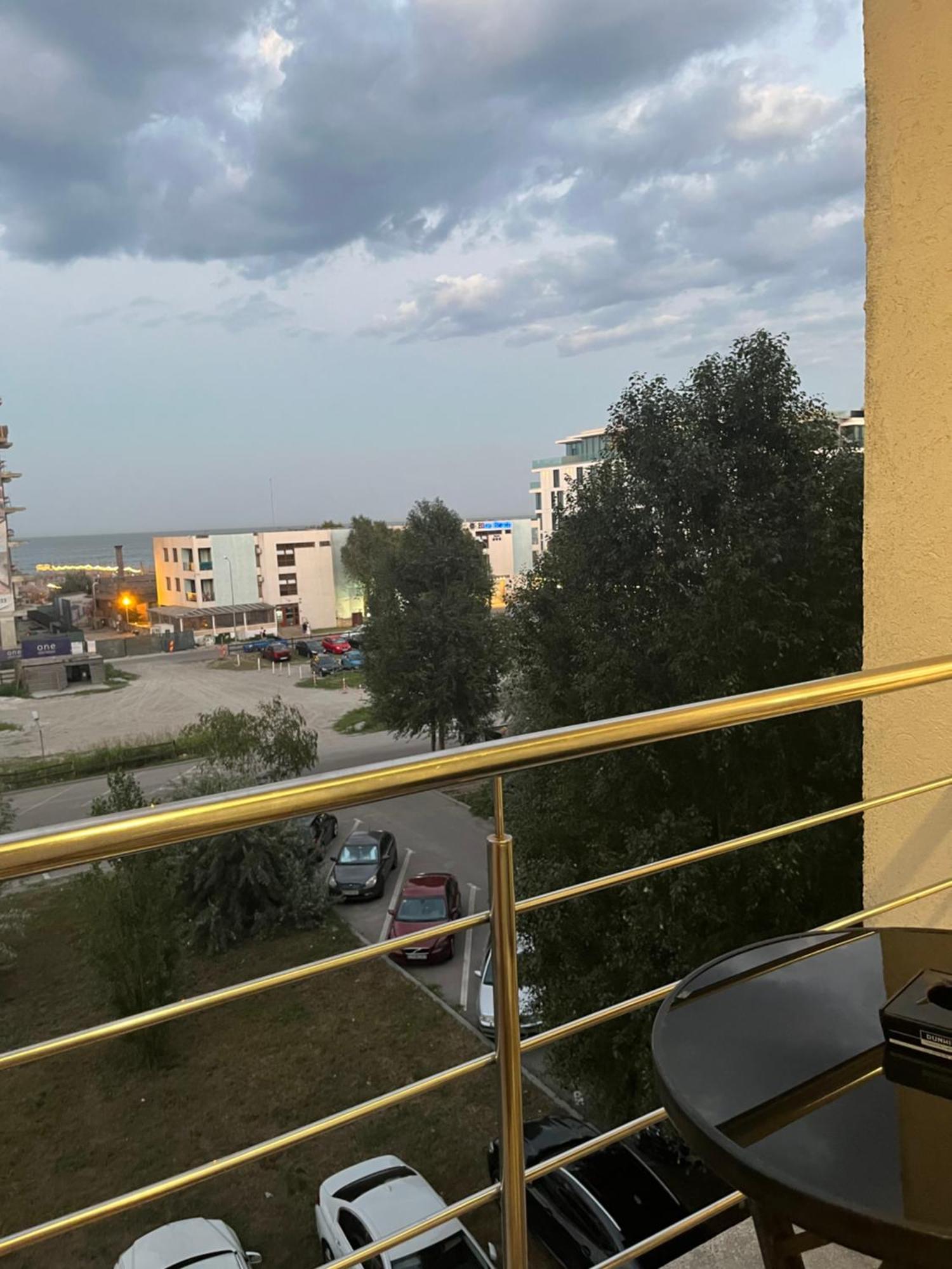 Apart Miren Summerland Appartement Mamaia Buitenkant foto